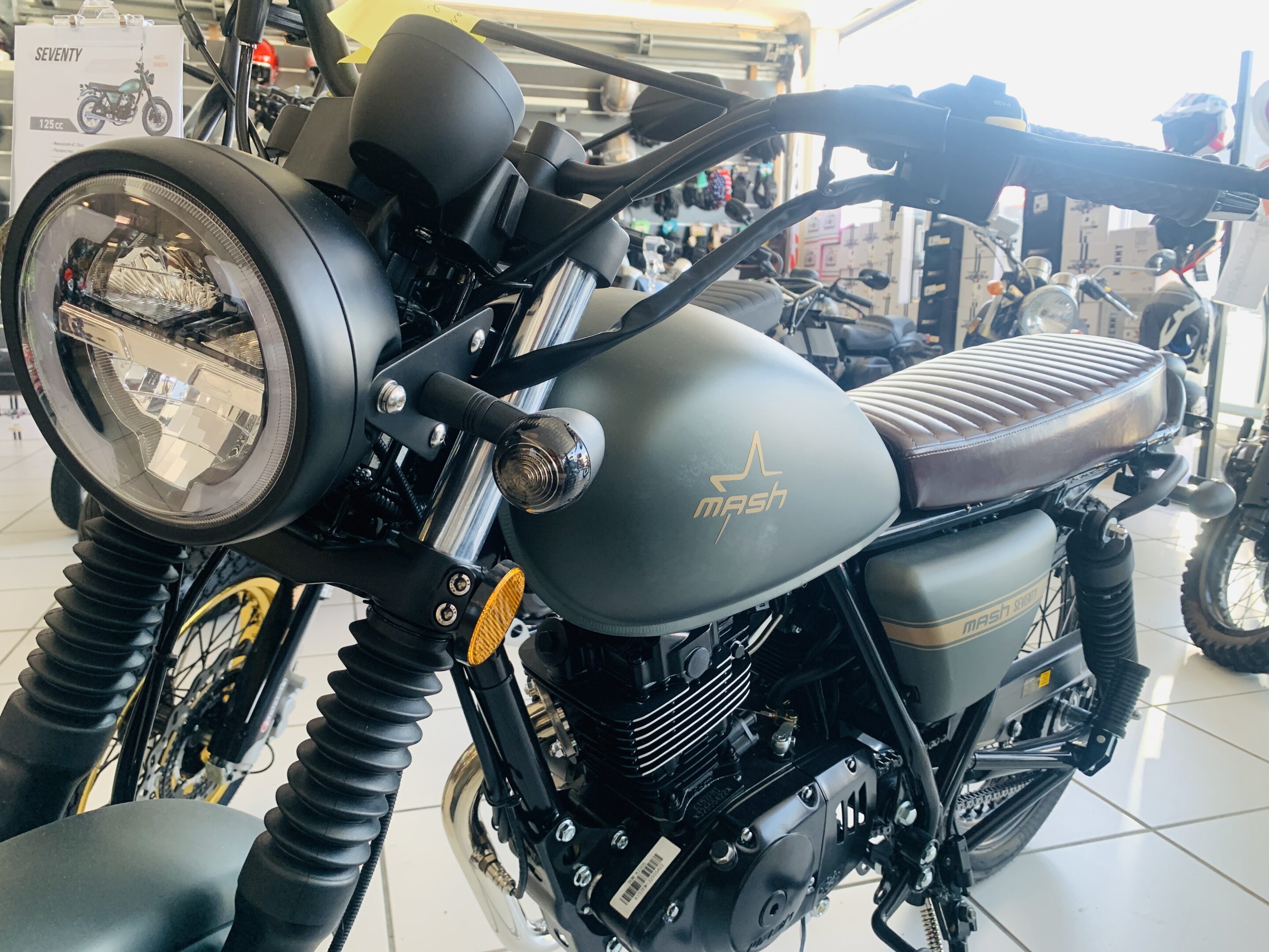 moto neuve occasion Mash